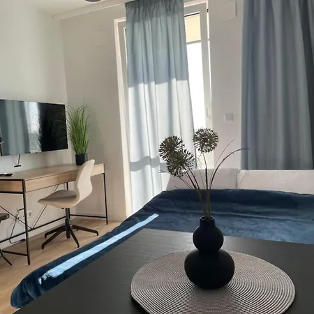 Cubus Nest Apartment Warschau Exterior foto